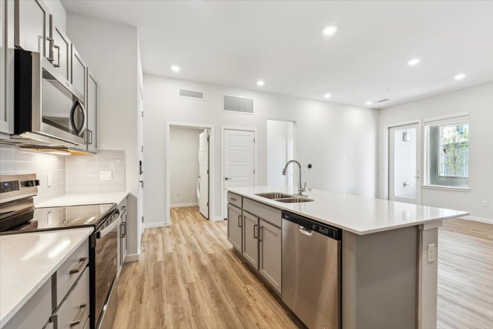 2206 485 Interlocken Blvd., #206