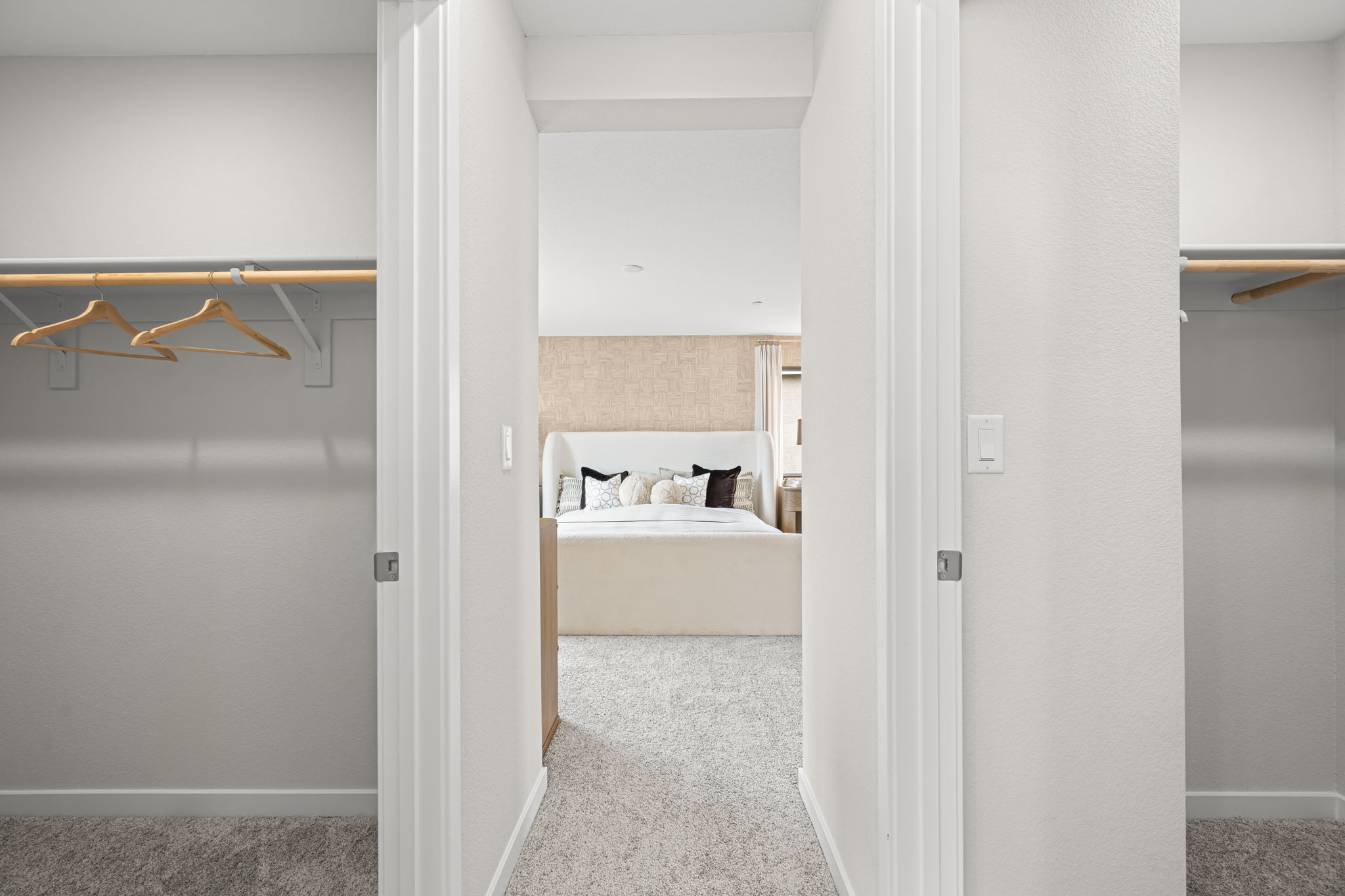 A bathroom with a sink and a mirror.